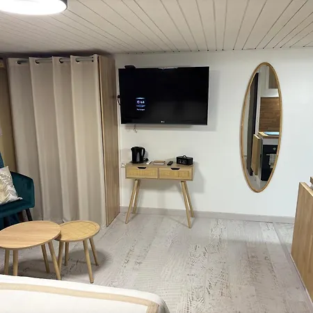 Апартаменты Le Ptit Saint Michel Au Coeur Du Centre Historique